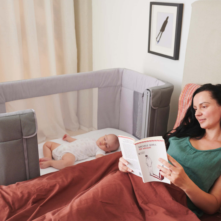 Chicco Next2Me Forever SideSleeping Bedside Cot CoSleeping Crib