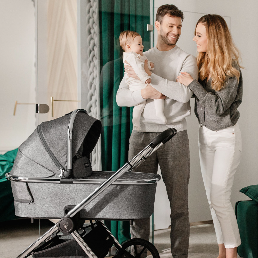 Venicci Tinum 2.0 2in1 Travel System- Rock Graphite- 8 Piece Bundle - Image 16