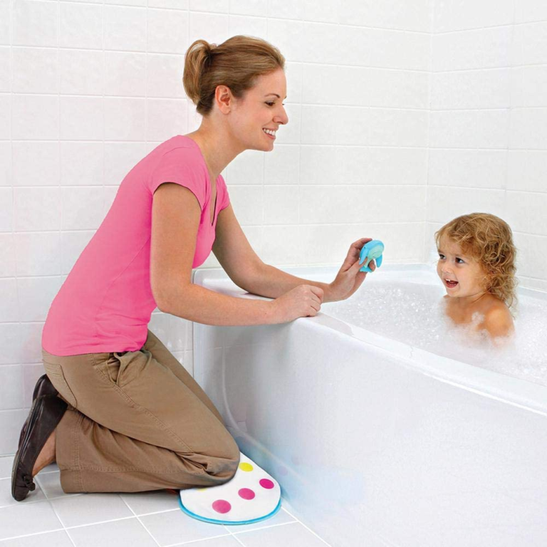 Munchkin Dots Bath Kneeler Baby Bath Knee Protector