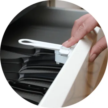 Fred Top Drawer Catch - Pure White