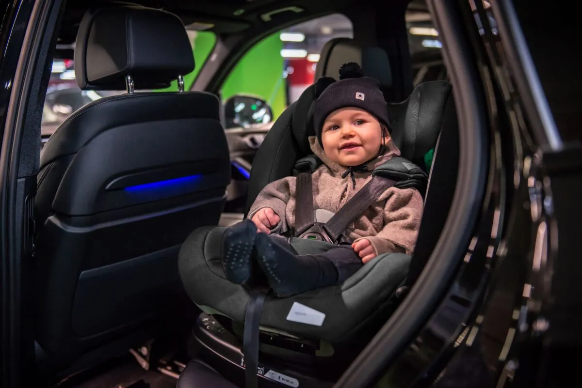Recaro Salia 125 i-Size Select Car Seat - Night Black - Image 6