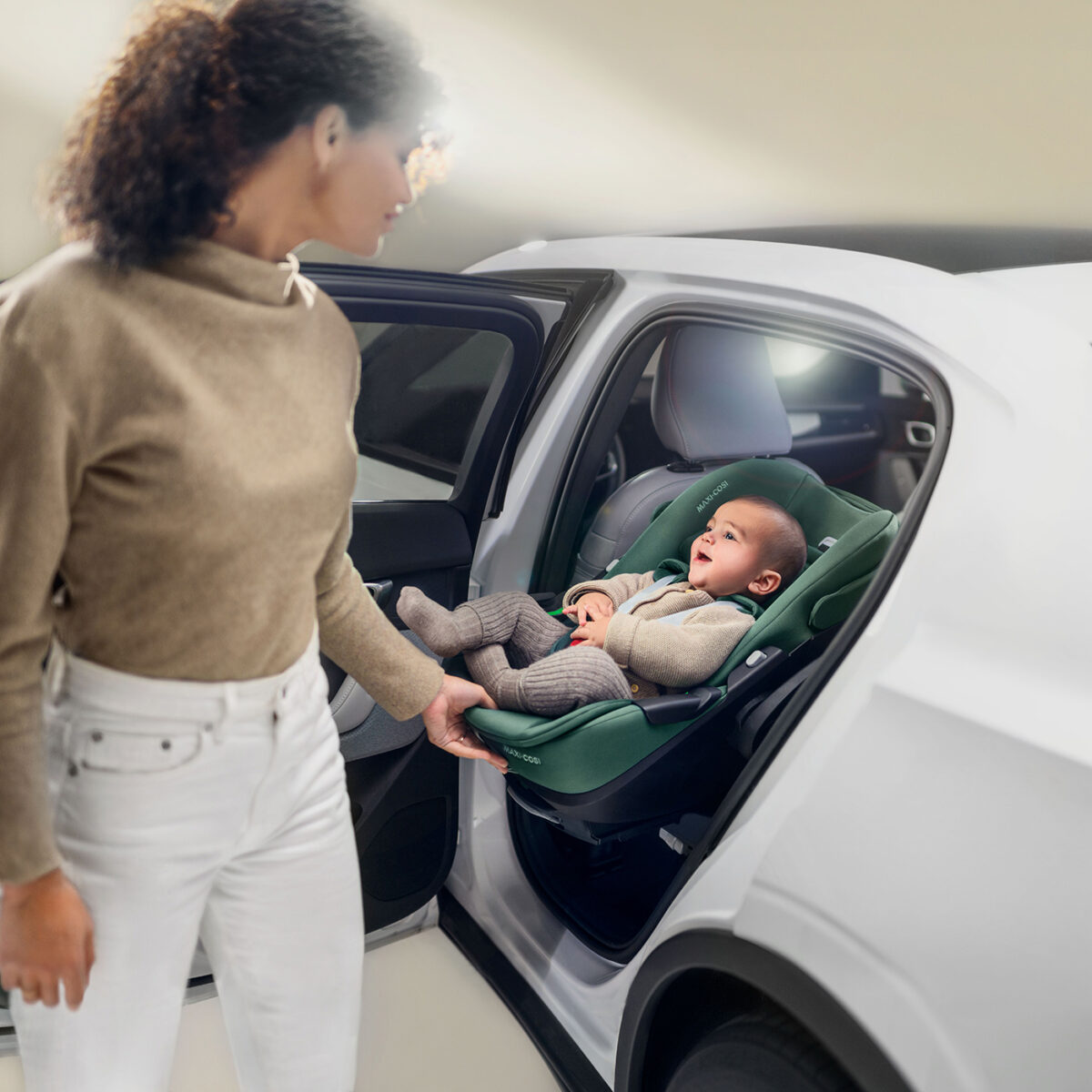 Maxi Cosi FamilyFix 360 Pro Isofix Base with SlideTech™ - Image 5