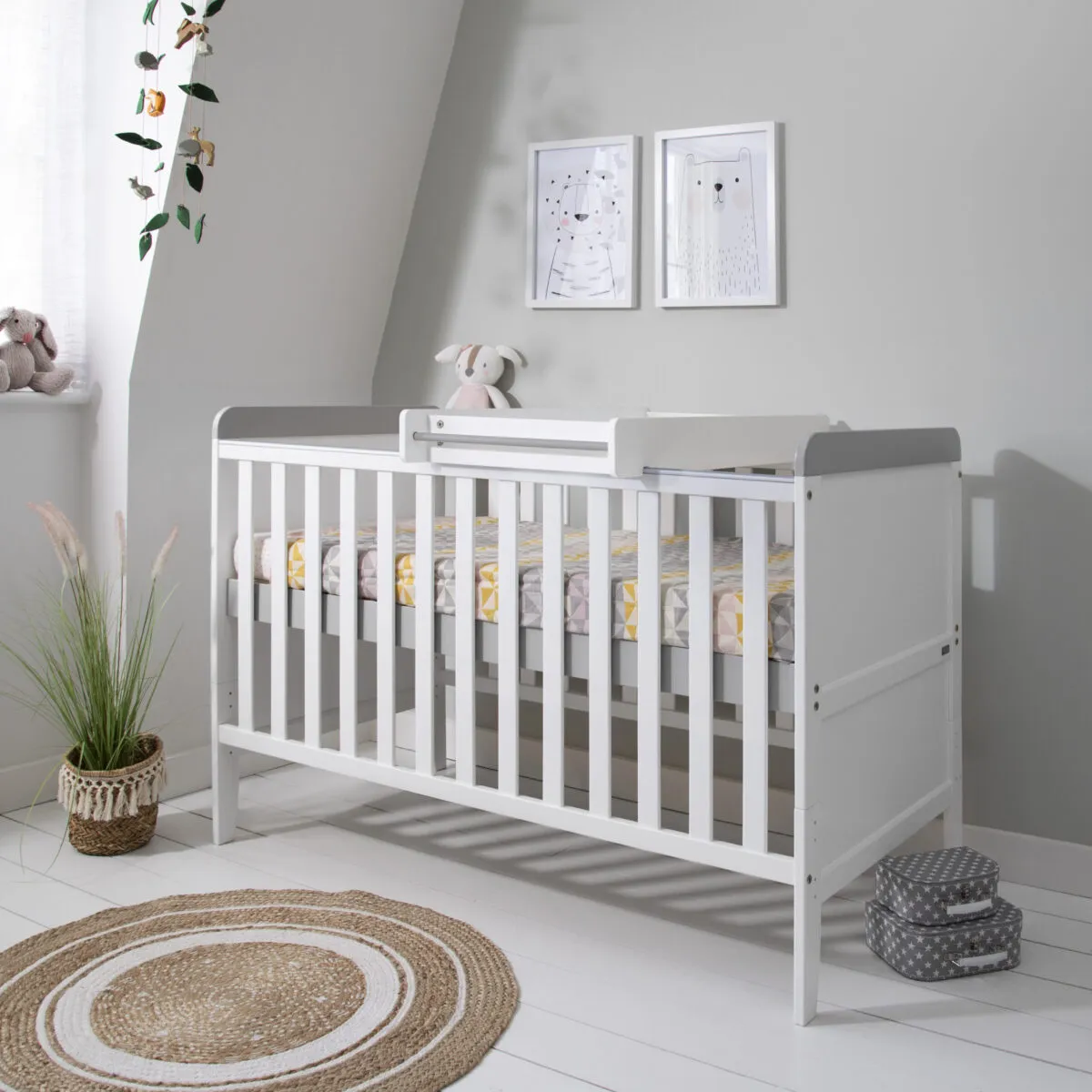 Tutti Bambini Rio Cot Bed with Cot Top Changer & Mattress - Image 4