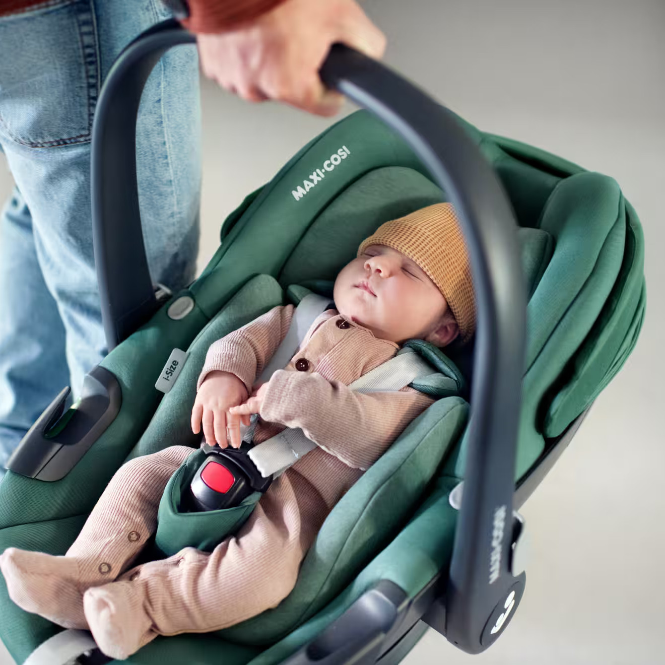 How to use your Maxi-Cosi Loa rocker 