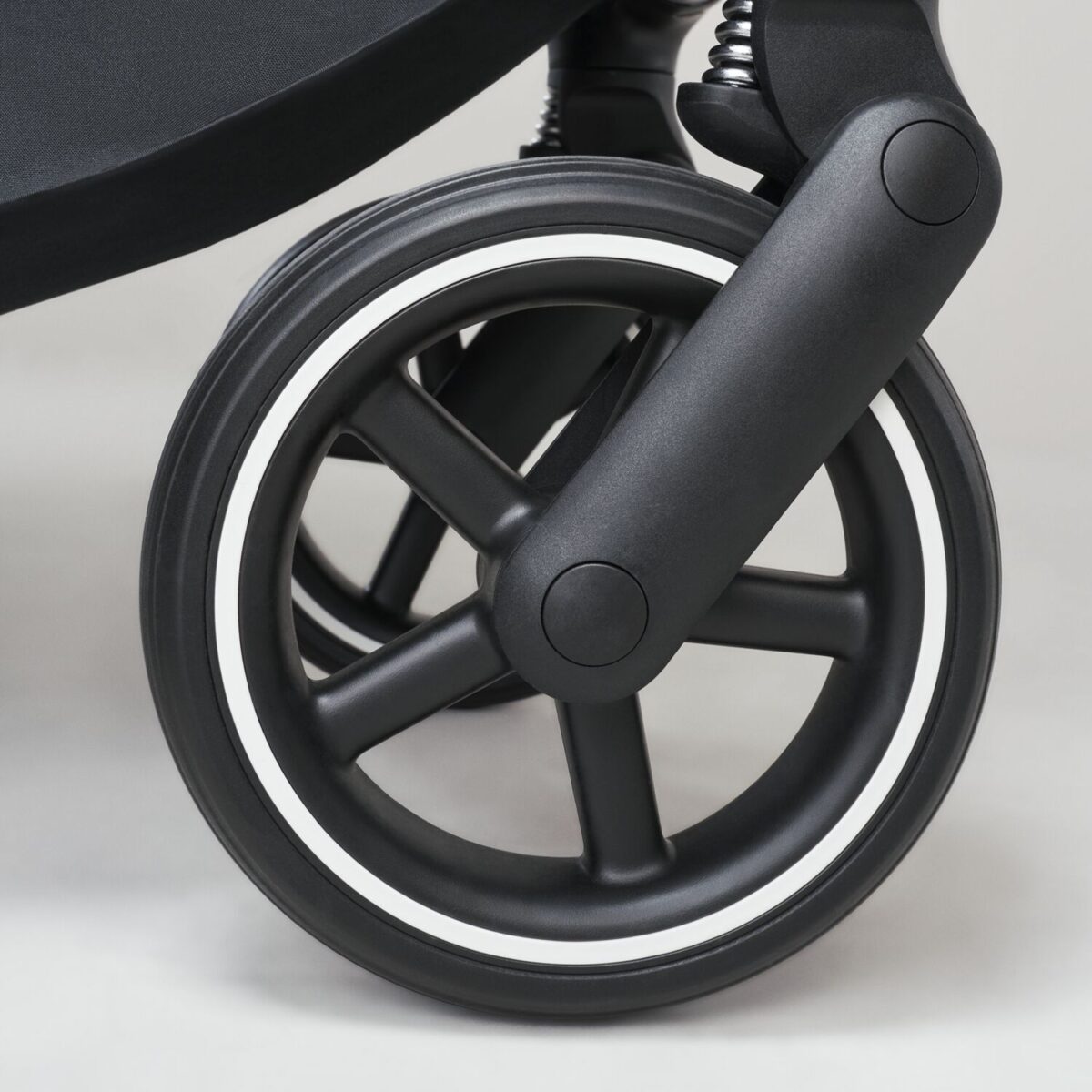 Cybex EOS Lux Pushchair & Carrycot Bundle | 2023 Edition | 7 Piece Bundle - Image 9
