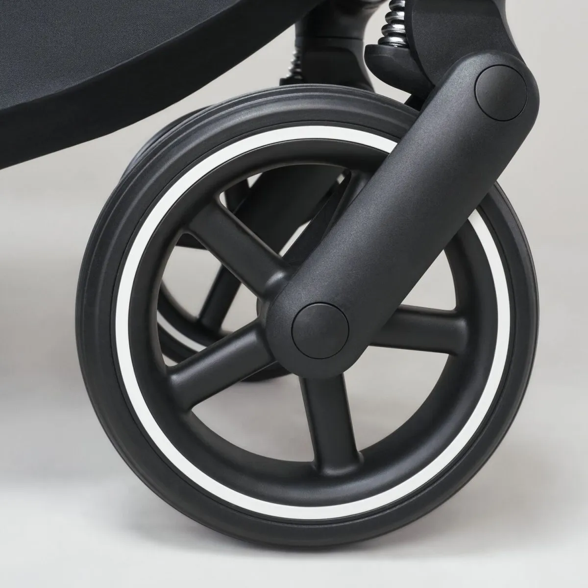 Cybex EOS Lux Pushchair & Carrycot Bundle | 2023 Edition | 7 Piece Bundle - Image 9