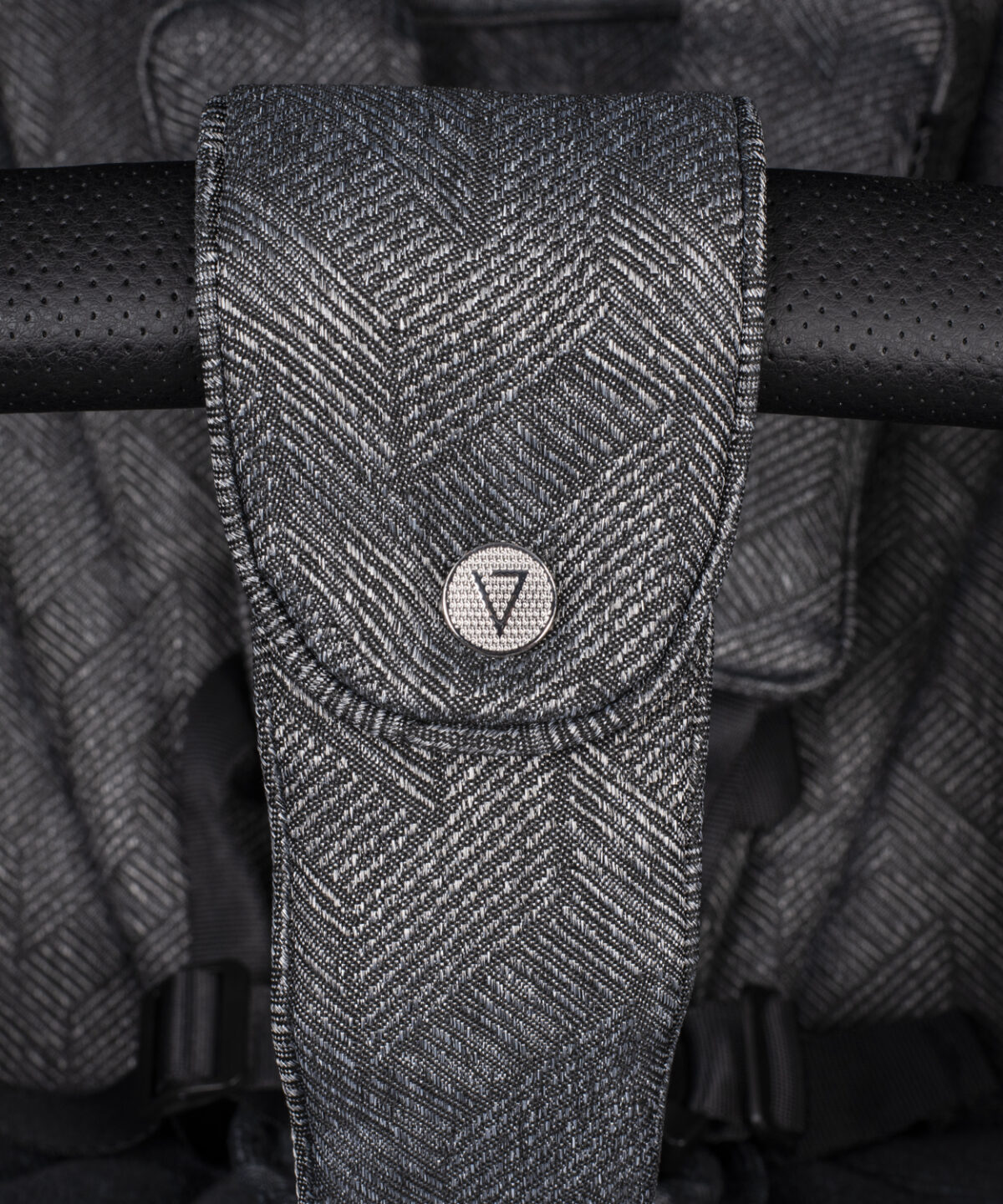 Venicci Upline 3 in 1 Travel System with i-Size Car Seat & Base - Slate Grey - Image 8