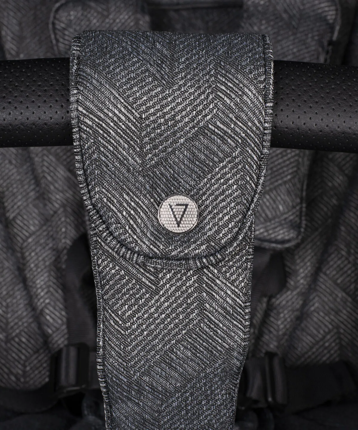 Venicci Upline 3 in 1 Travel System with i-Size Car Seat & Base - Slate Grey - Image 8