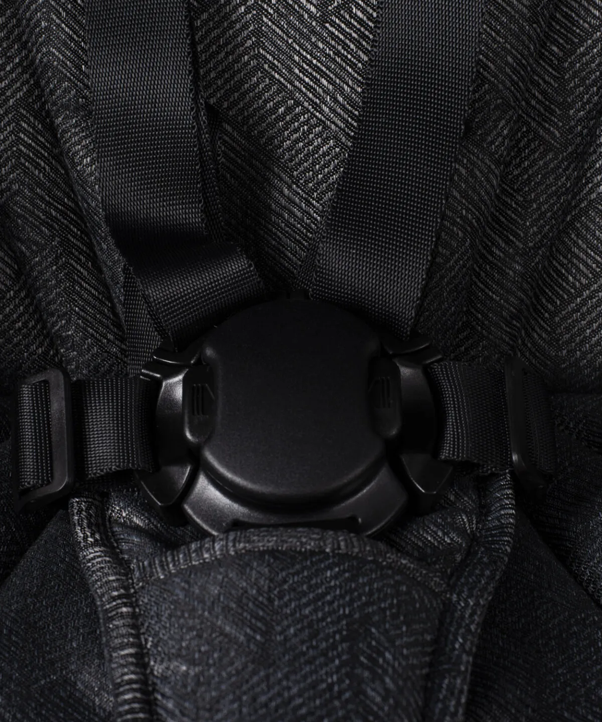 Venicci Upline 3 in 1 Travel System with i-Size Car Seat & Base - Slate Grey - Image 10