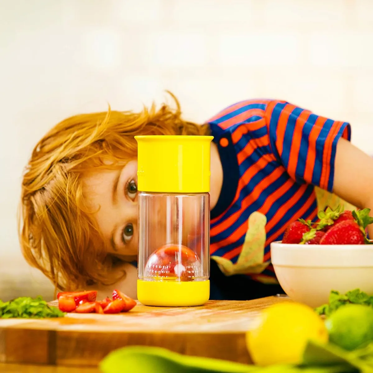 Munchkin 14oz Fruit Infuser Cup - Yellow - Image 2