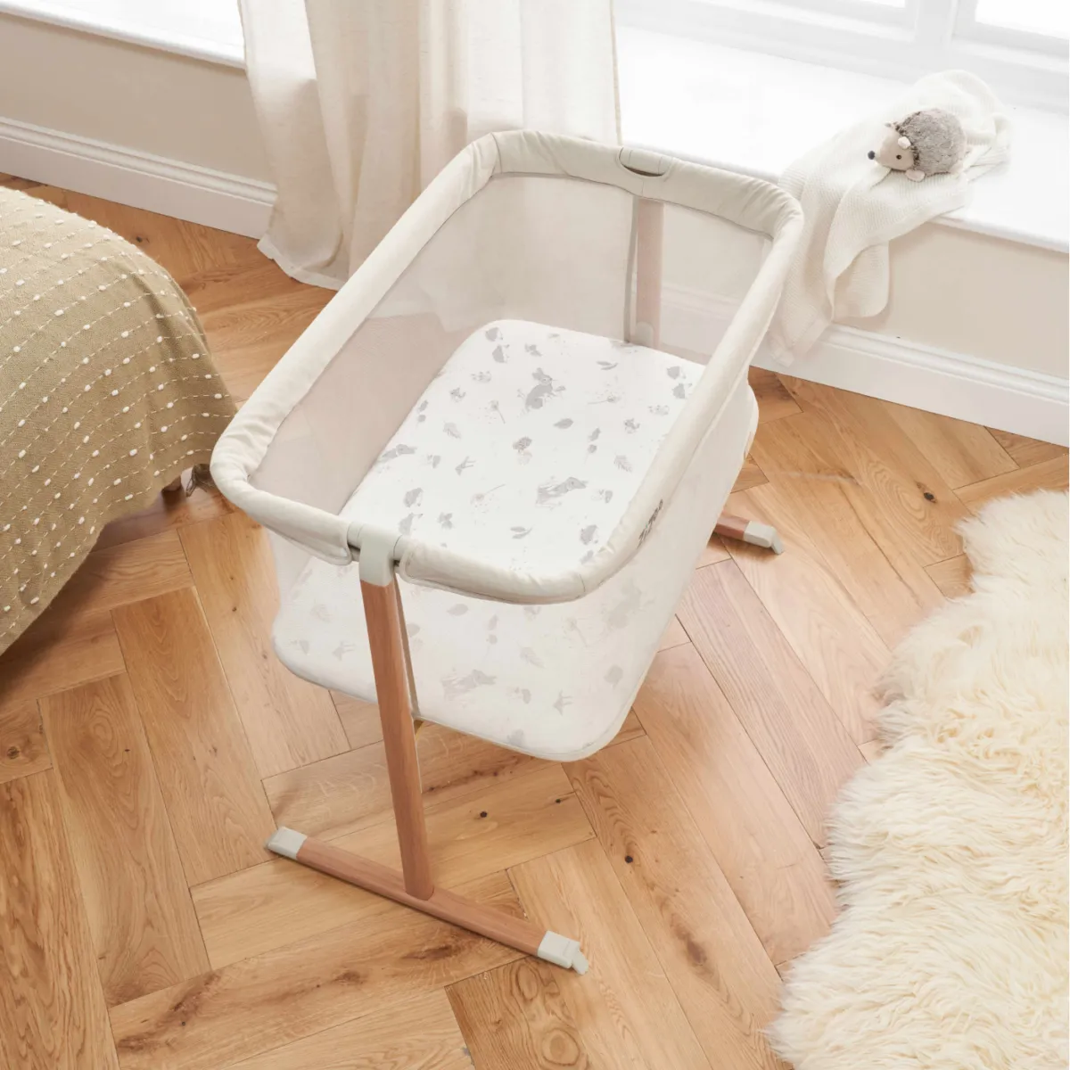 Tutti Bambini ZiZee Breathable Rocking Crib – Scandinavian Walnut & Ecru - Image 4