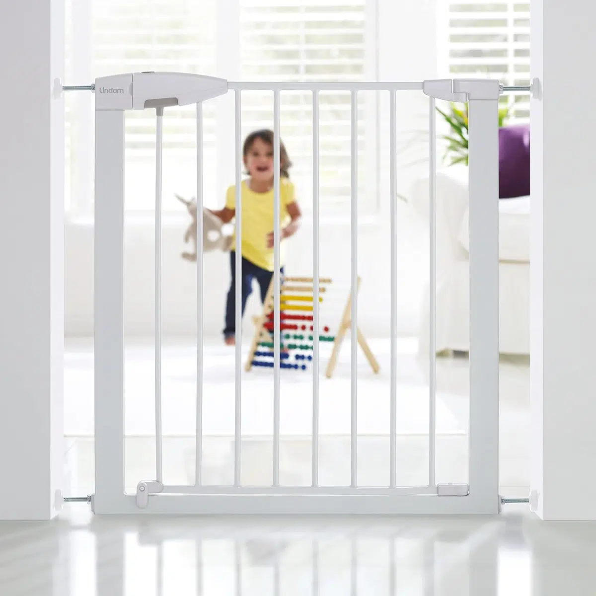 Lindam Sure Shut Ethos Baby & Dog Pressure Fit Gate - Easy Install / No-Screws (73 - 79 cm) - White