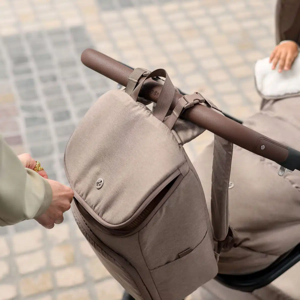 Maxi Cosi Oxford 9 Piece Travel System with Pebble 360 Pro Car Seat & Base - Image 39