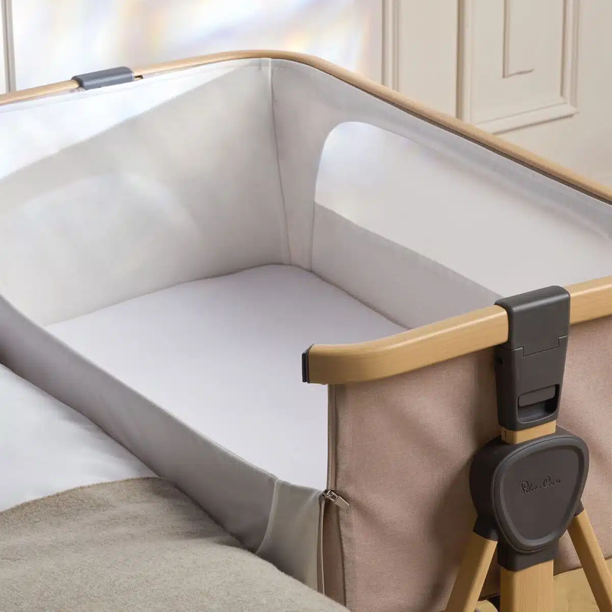 Silver Cross Lunar Bedside Crib - Oatmeal - Image 2