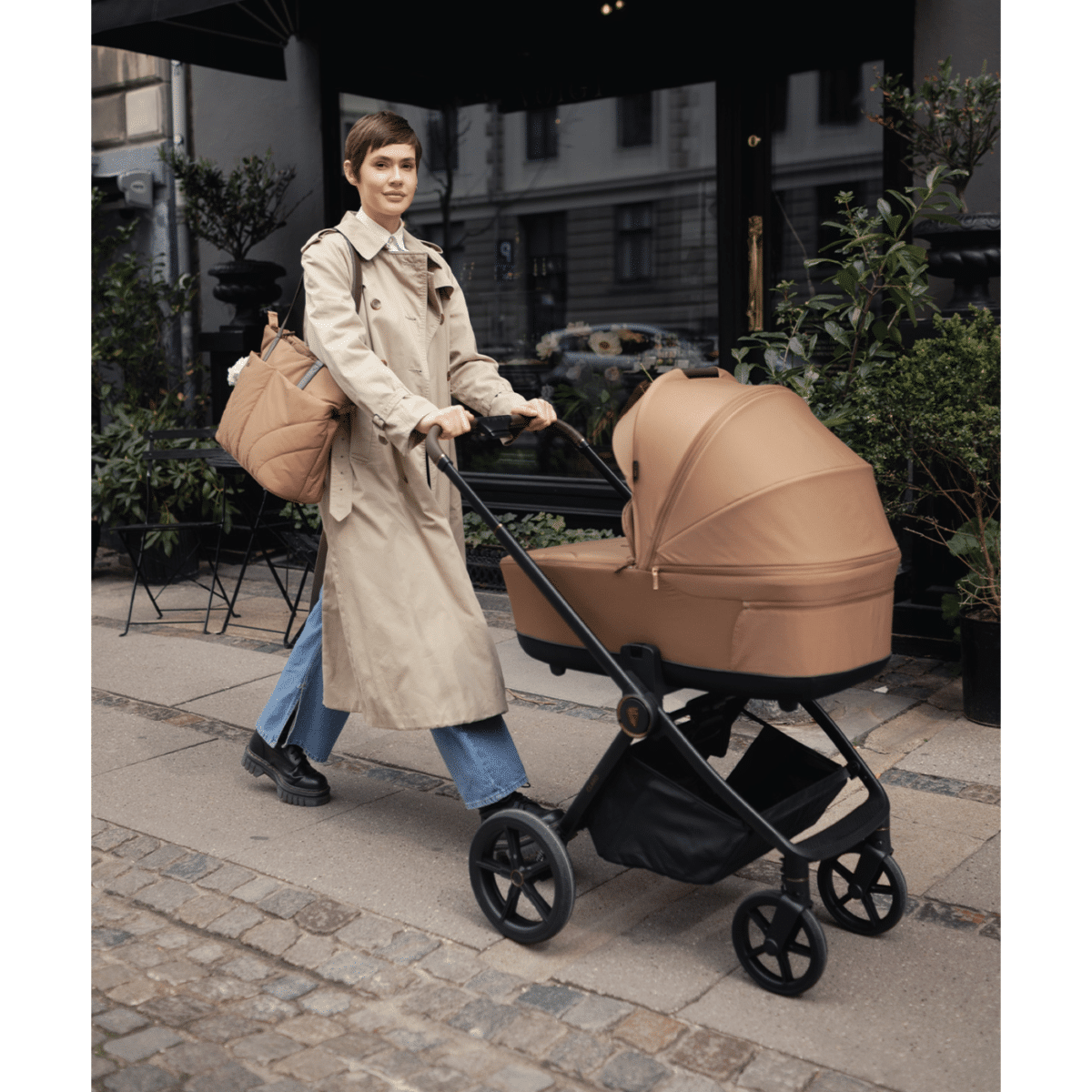 Venicci-Claro-Caramel-Carrycot-Session-1