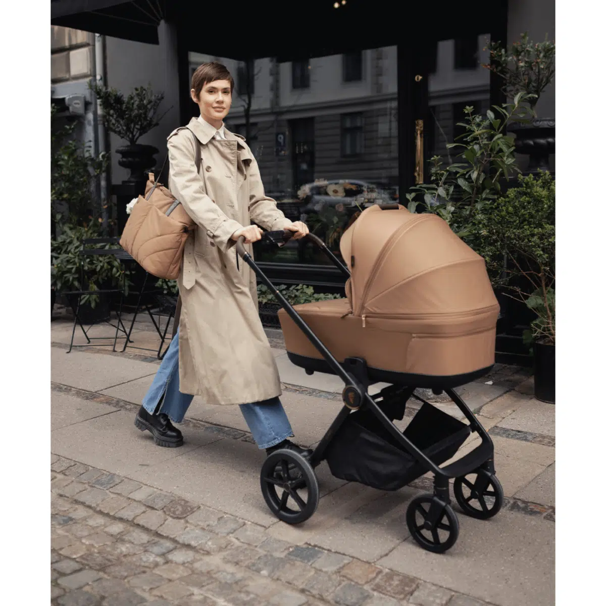 Venicci-Claro-Caramel-Carrycot-Session-1