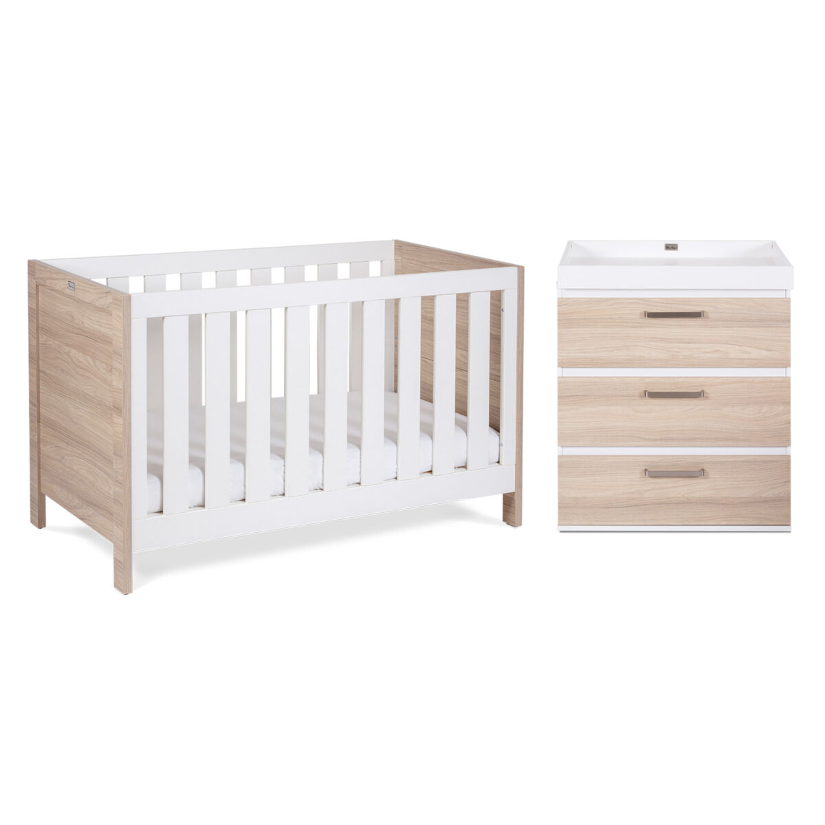 Silver Cross Finchley 2 Piece nursery furniture room set with cotbed and dresser