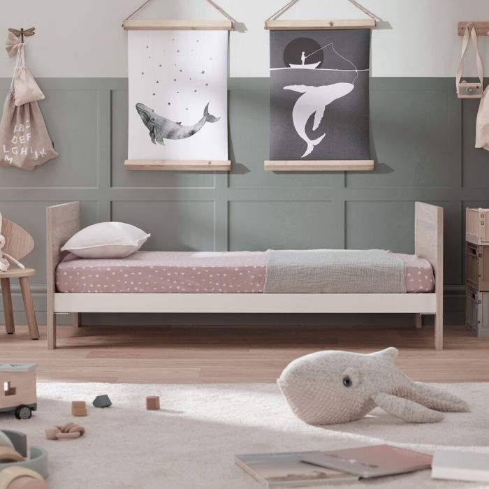 silver_cross_furniture_finchley_oak_cot_bed_detail_1_1_2