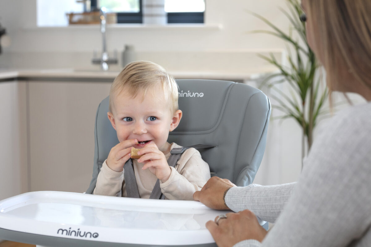 MiniUno Yumo Plus2 2-in-1 Highchair - MiniStars - Image 11