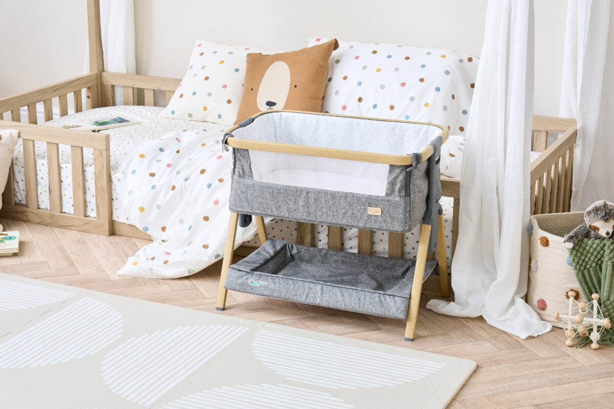 Tutti Bambini CoZee Mini Me Play Crib - Oak and Charcoal - Image 11