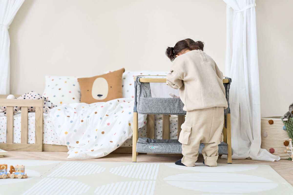 Tutti Bambini CoZee Mini Me Play Crib - Oak and Charcoal - Image 8