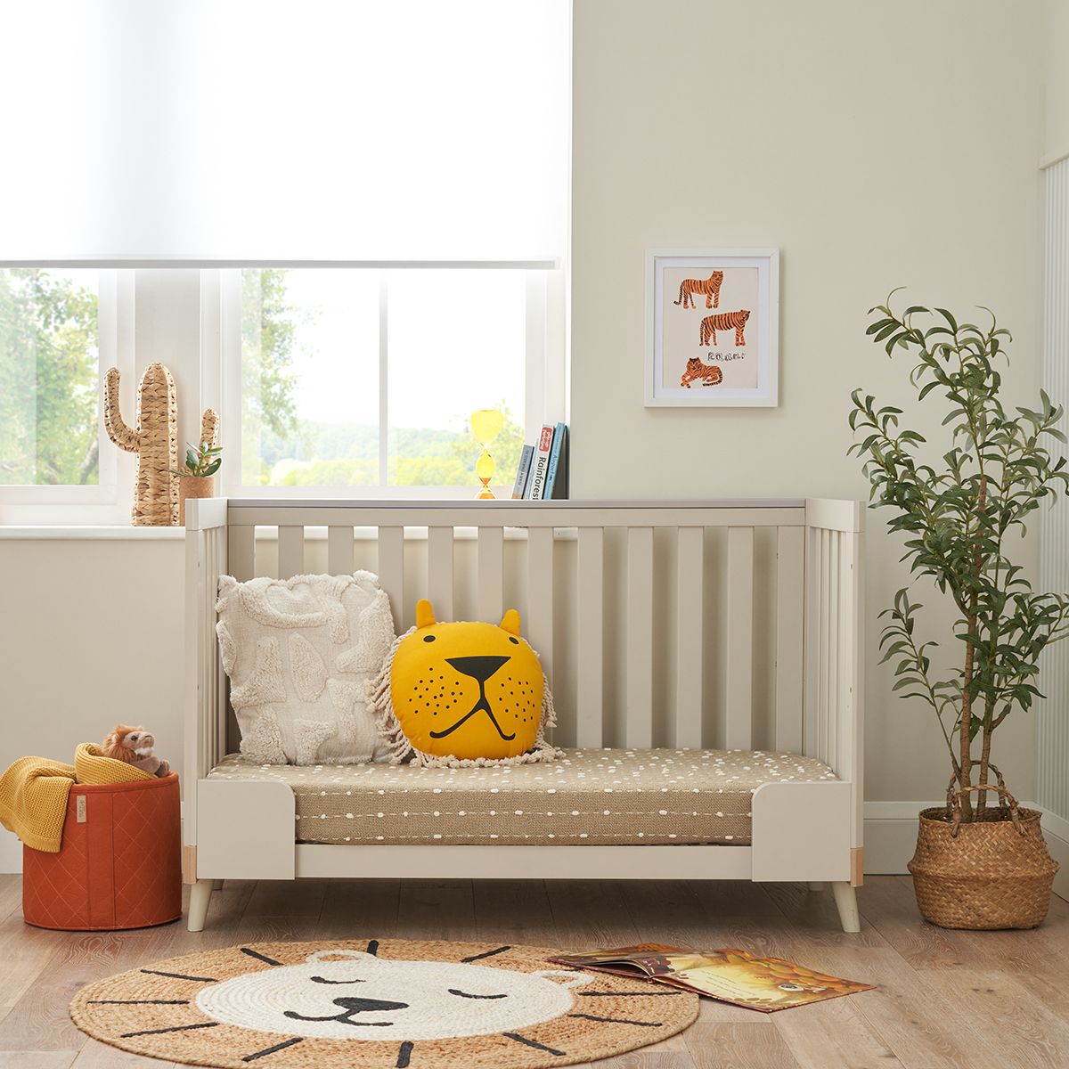 Tutti Bambini Hygge Mini 2 Piece Nursery Furniture Set - White/Light Oak - Image 2