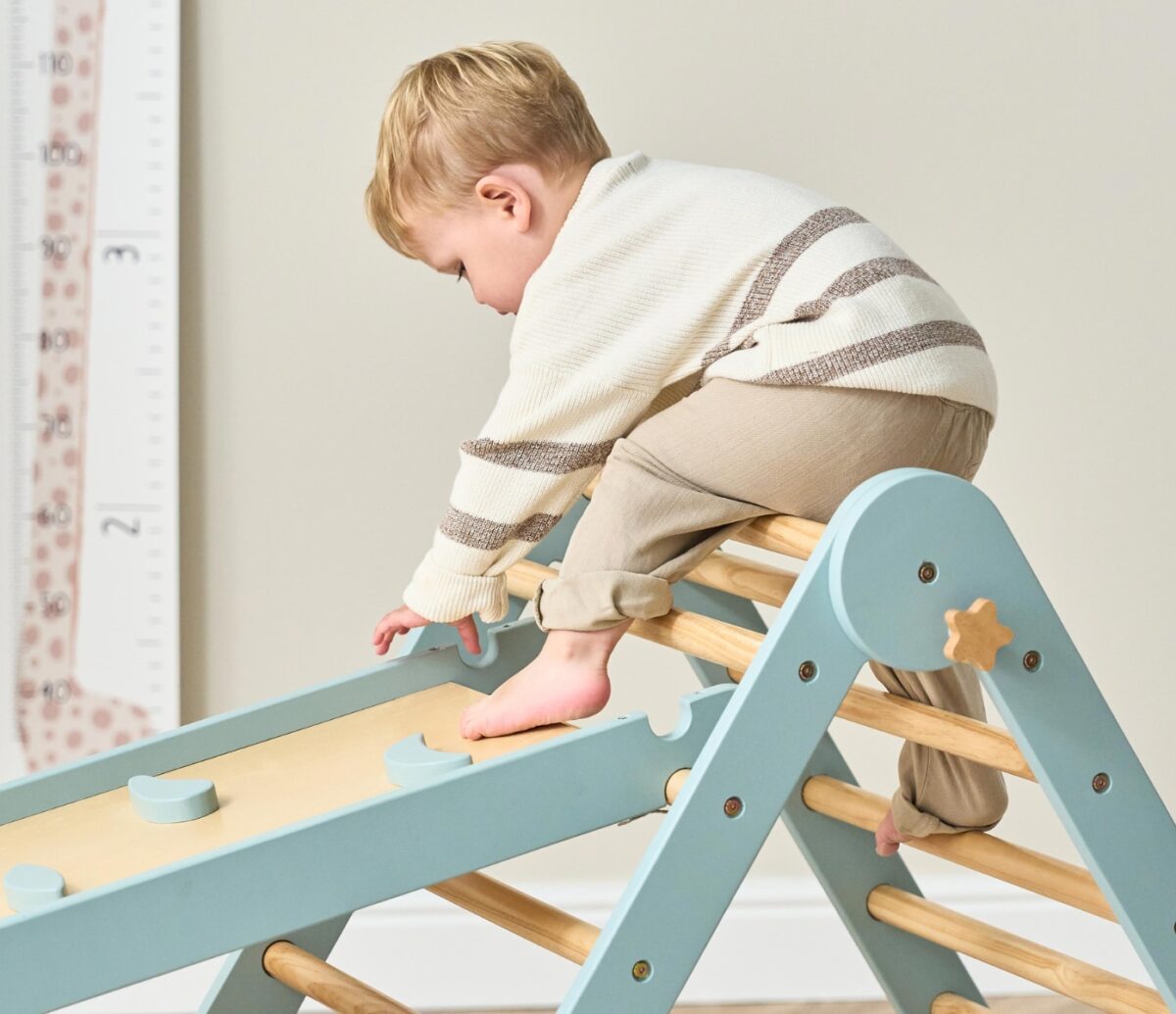 Lifestyle-2-Scala-Montessori-Pikler-Climbing-Frame-Ocean-Stone-17
