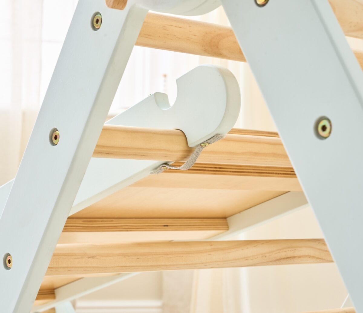 Lifestyle-2-Scala-Montessori-Pikler-Climbing-Frame-Sea-Mist-19
