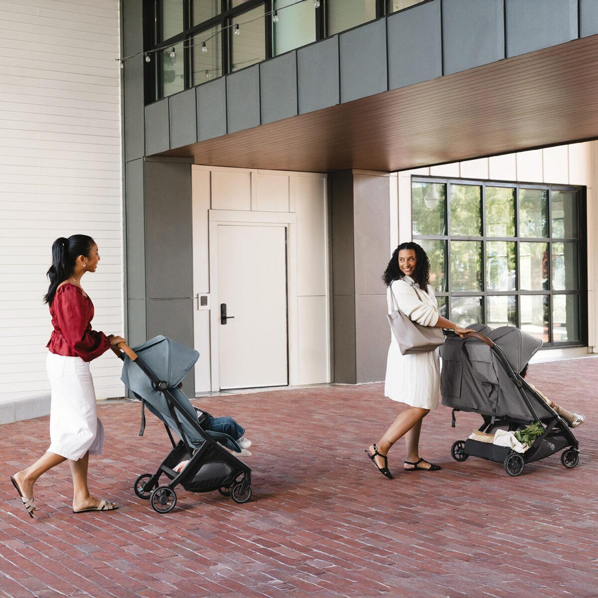 Uppababy-Minu-Duo-Twin-Pushchair-Greyson-Grey-Lifestyle-005