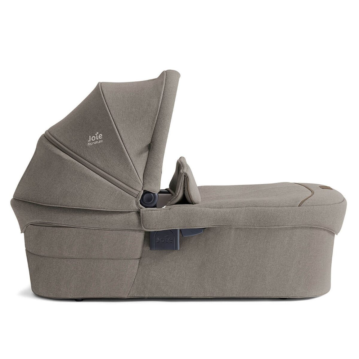 joie-ramble-xl-signature-carrycot-maple_3__25112.1740747099