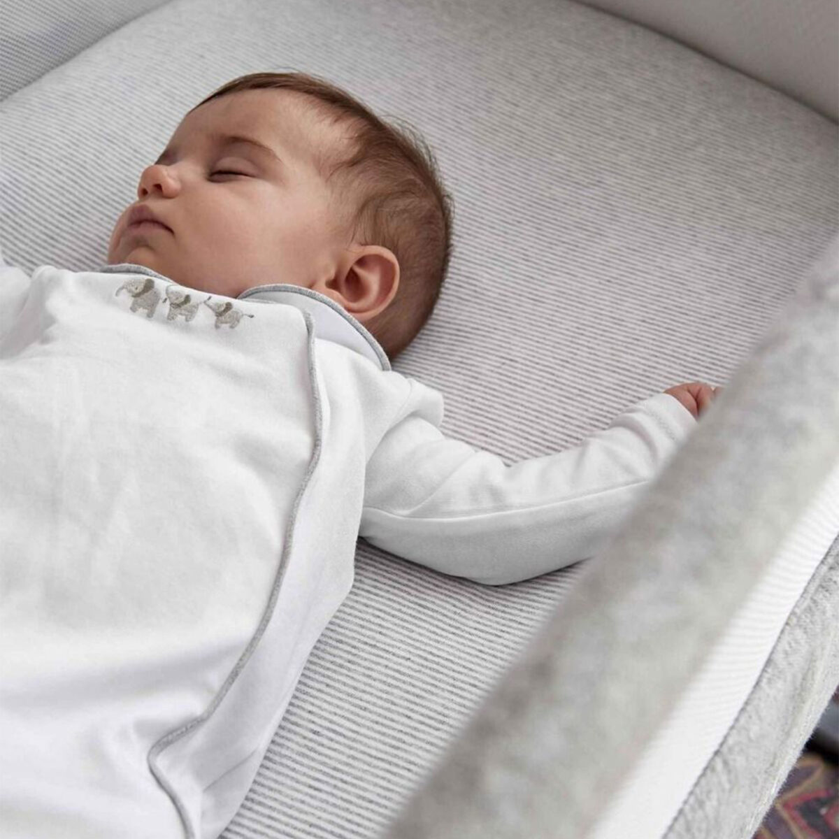 mamas and papas lua bedside crib grey13