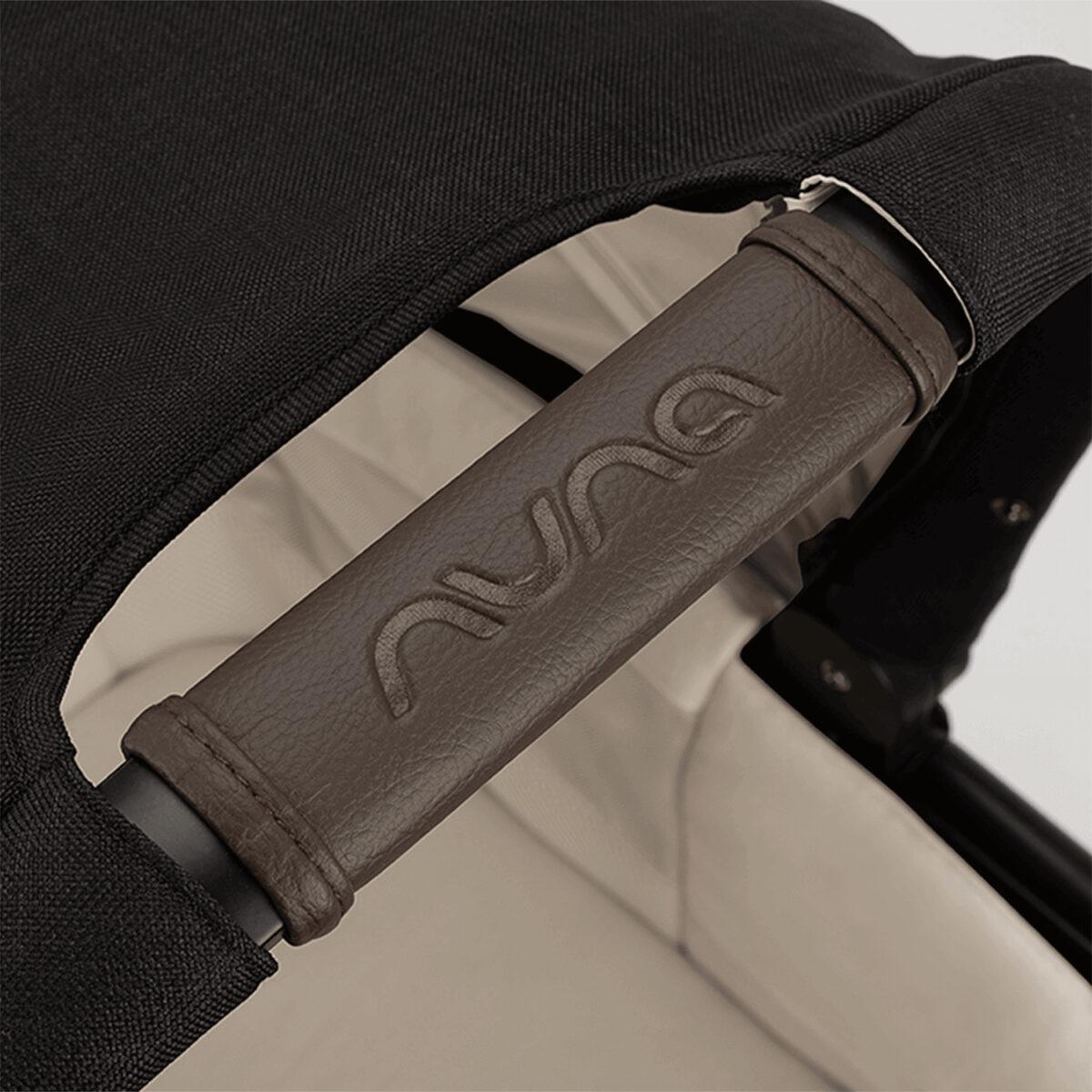 Nuna MIXX NEXT with ARRA FLEX & Base Curv - Caviar 30