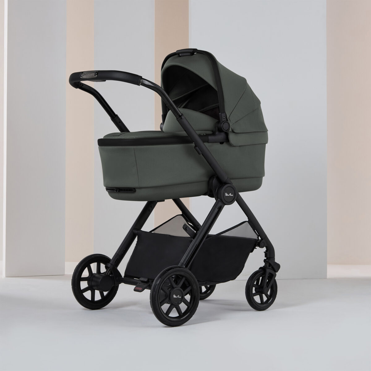 Silver Cross Reef 2 Ultimate Travel System Bundle with Glide Plus 360 Car Seat and ISOFIX Base - Pewter 10