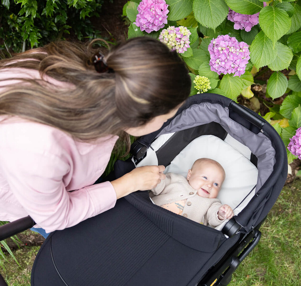 Joie Versiti Siganture Ramble XL Carrycot - Eclipse 2