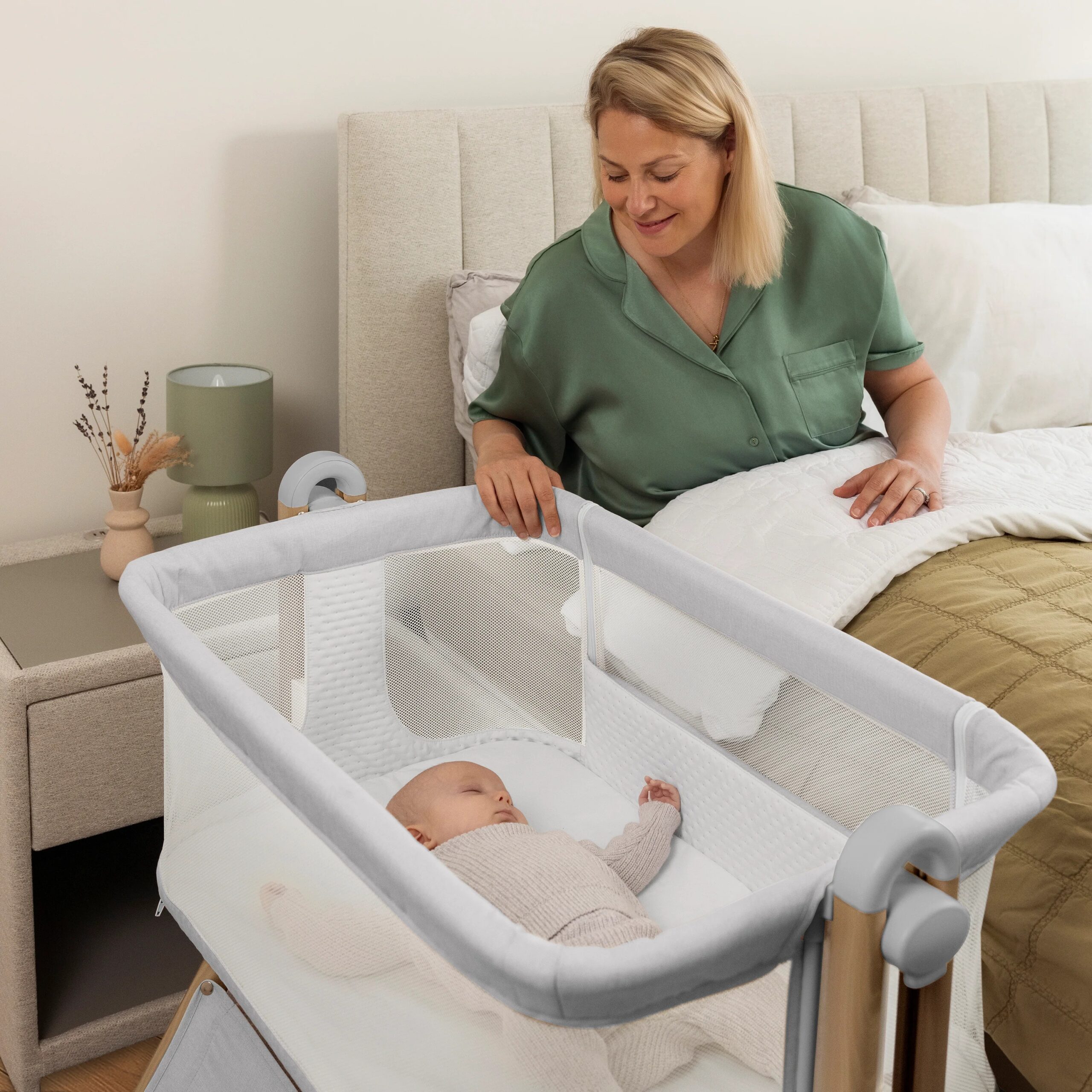 Obaby Cloud Bedside Crib - Grey - Image 8