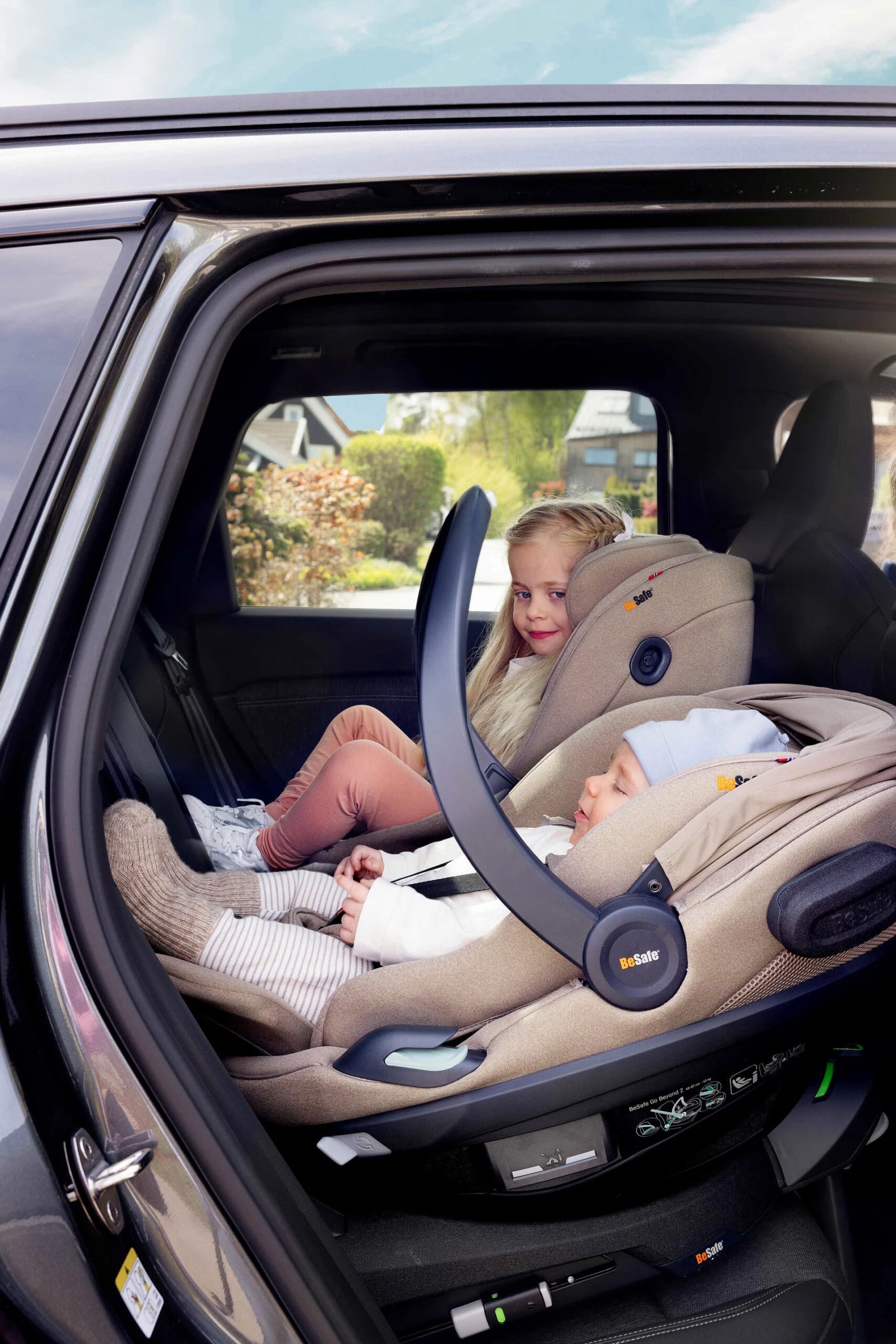Besafe Go Beyond 2 Car Seat - Dark Sand Soft Breeze - Image 6