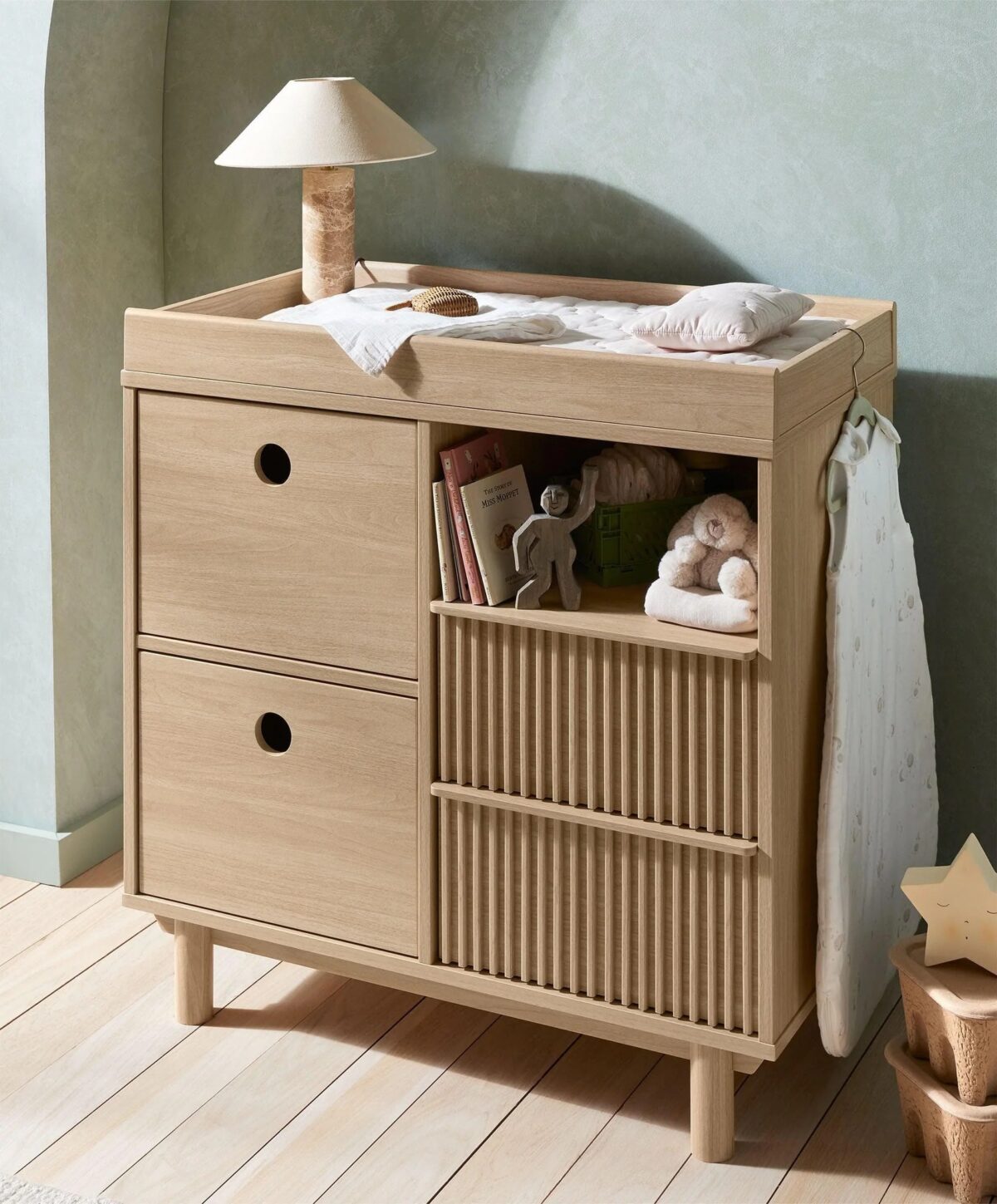 Mamas and Papas Oska 3 Piece Nursery Furniture Set with Cotbed, Changing Unit and Wardrobe - Natural Oak - Image 11