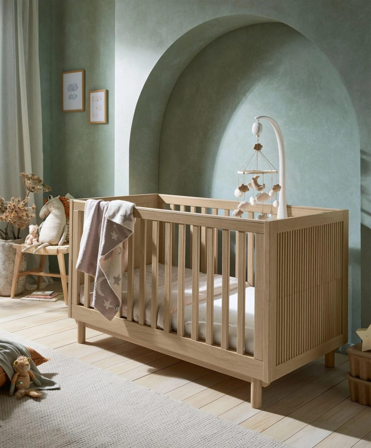 Mamas and Papas Oska Wide 3 Piece Nursery Furniture Set including Cotbed, Wardrobe and Changer - Natural Oak - Image 11