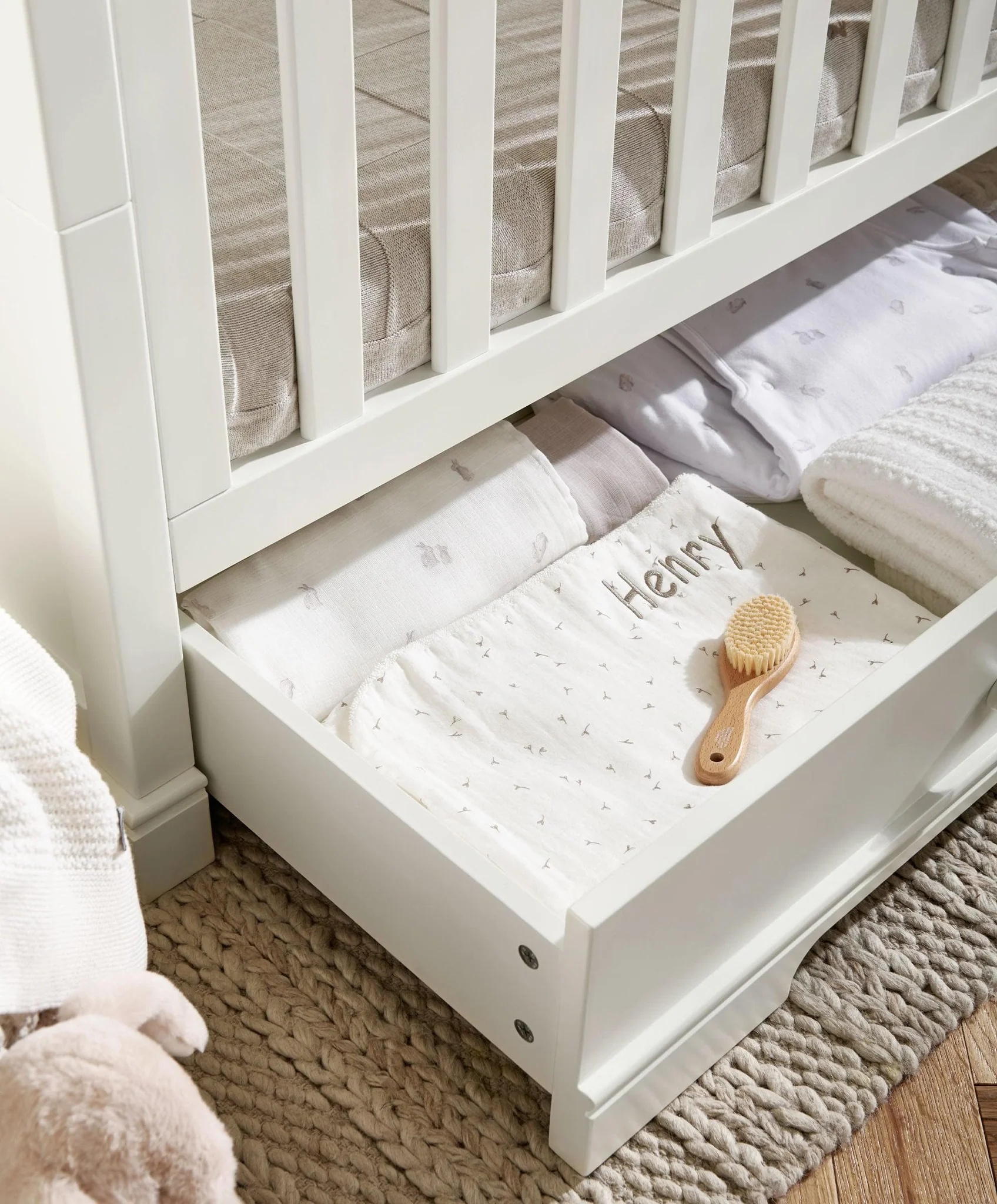 Mamas and Papas Oxford 2 Piece Nursery Furniture Room Set with Cotbed and Dresser - White - Image 13