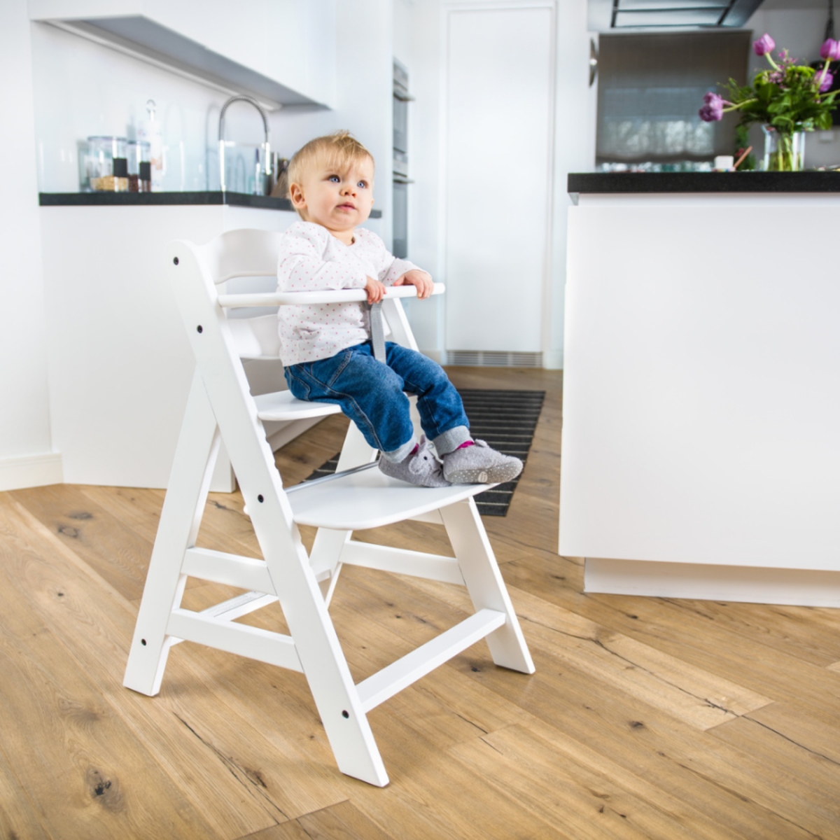 Hauck Alpha Wooden Highchair – White