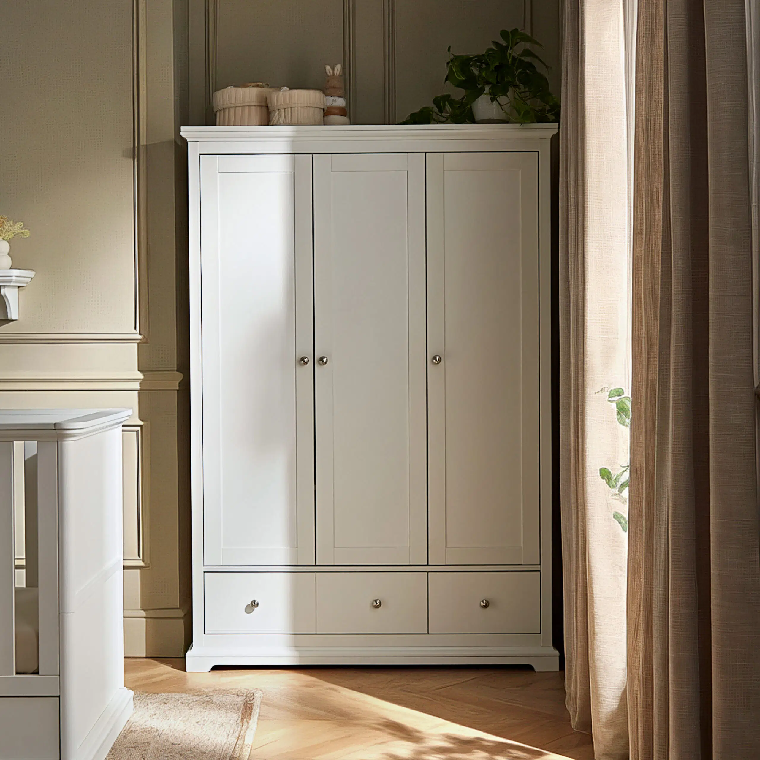 CuddleCo Beaumont Triple Wardrobe - Image 2